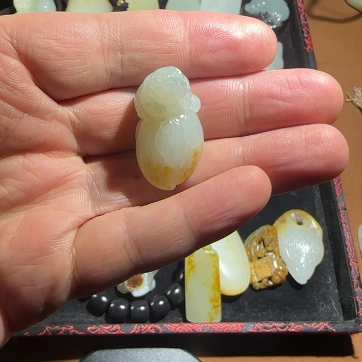 和田玉（糖玉）未镶嵌颈饰