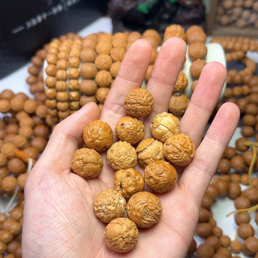 猴头核桃吊坠冠子