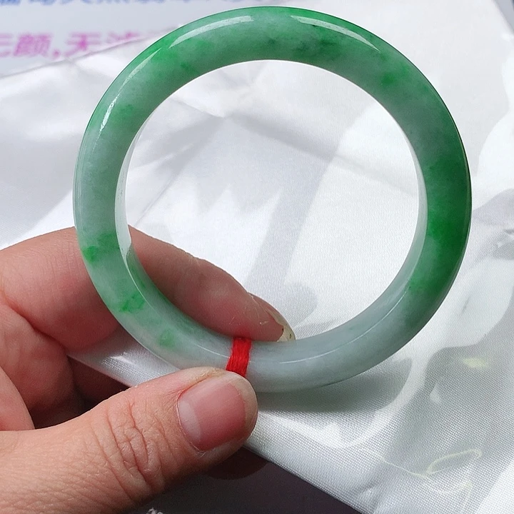翡翠手镯未镶嵌翡翠007