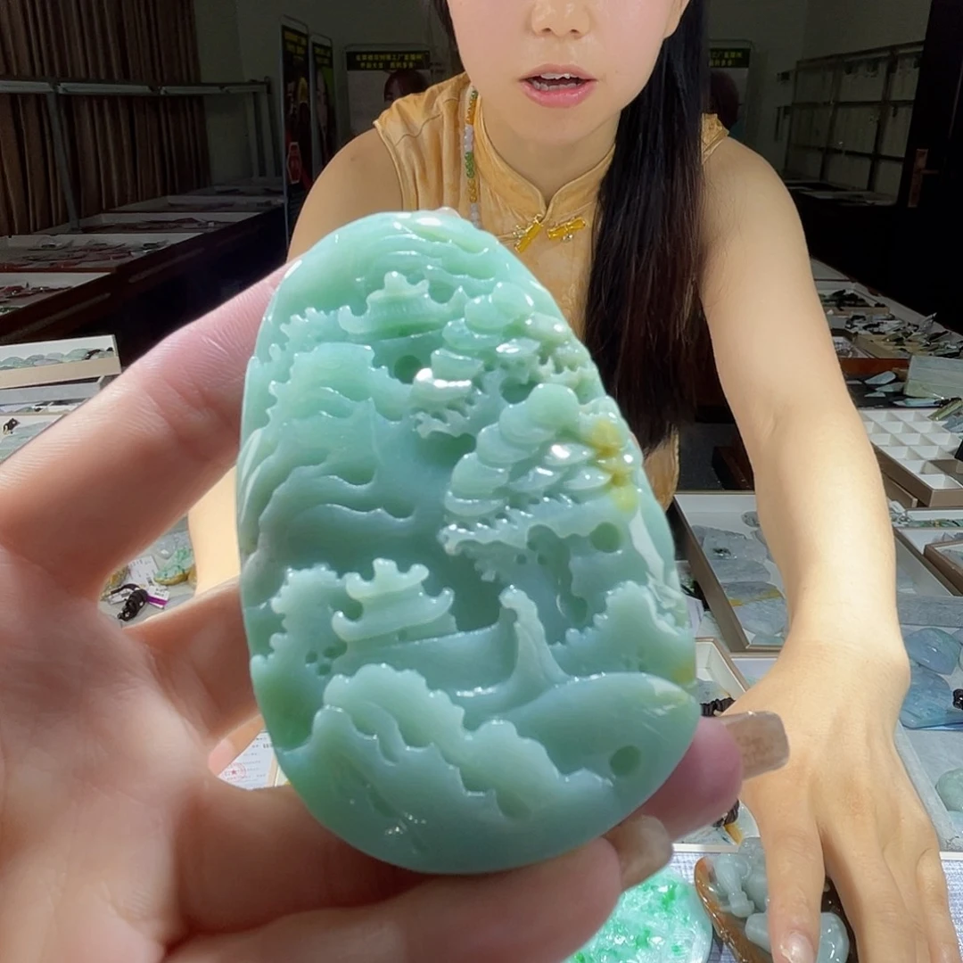 翡翠未镶嵌颈饰一