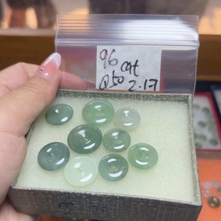 定制翡翠未镶嵌?****?不