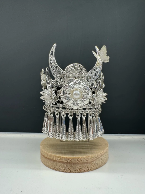 贵州兴义文创苗族小银帽发冠头饰冰箱贴旅游纪念品蝴蝶头冠