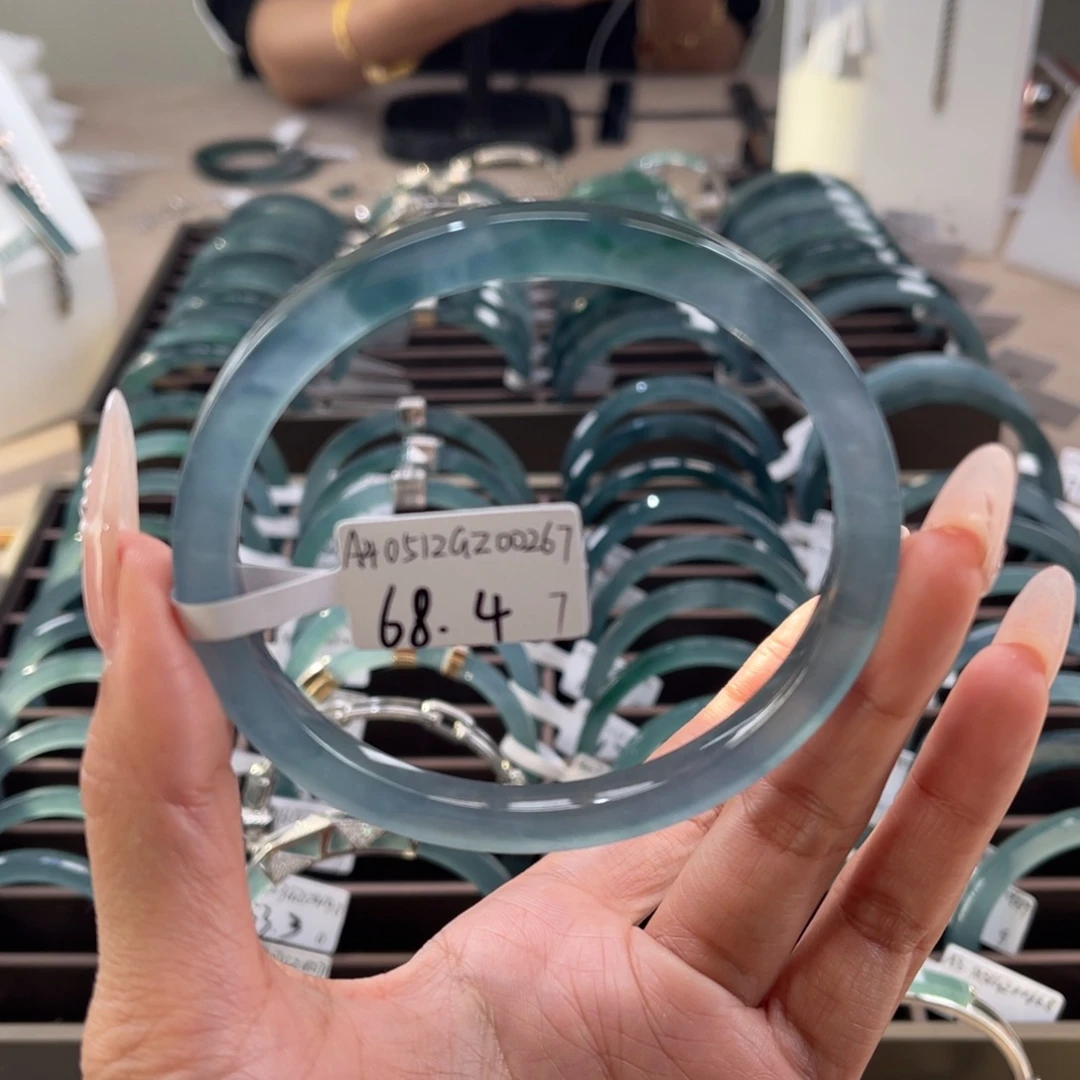 翡翠未镶嵌手镯68.47