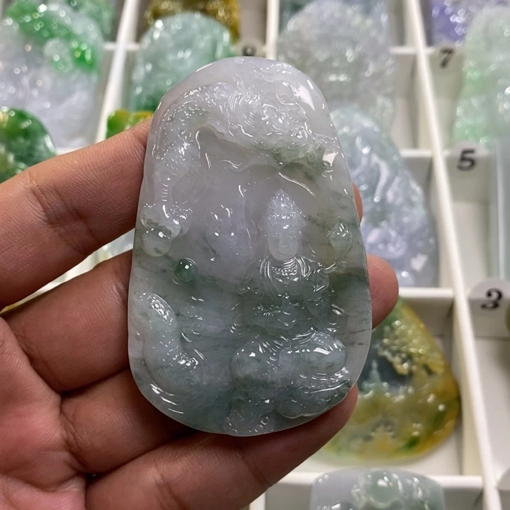 颈饰未镶嵌翡翠御龙观音