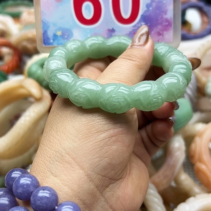 未镶嵌手镯石英岩玉