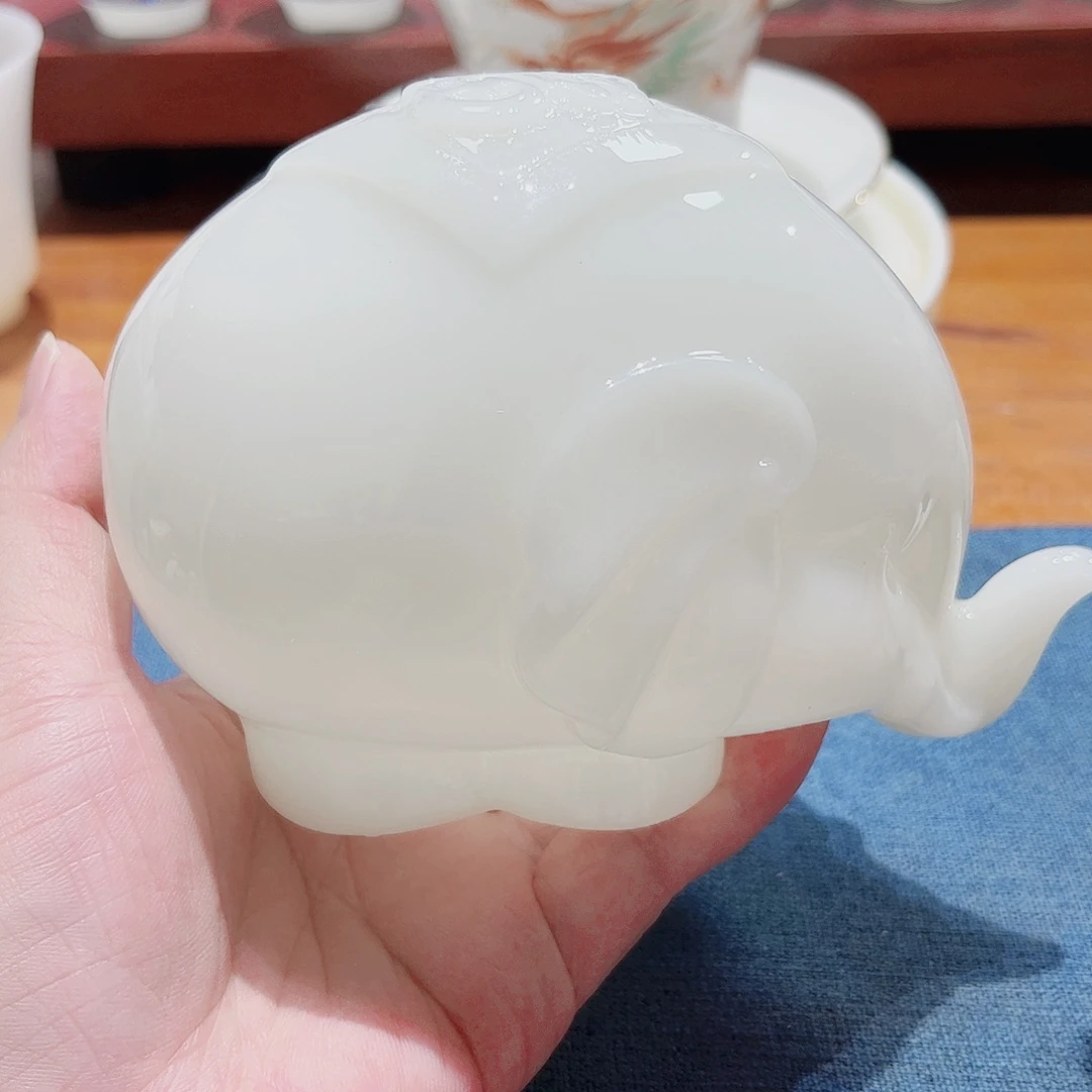 璞玉上釉摆件…………