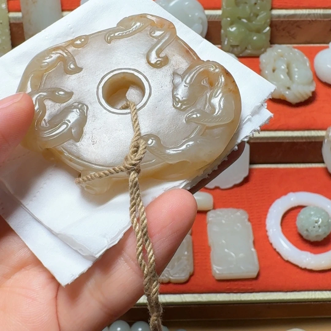 春***雨和田玉（糖玉）未镶嵌挂件