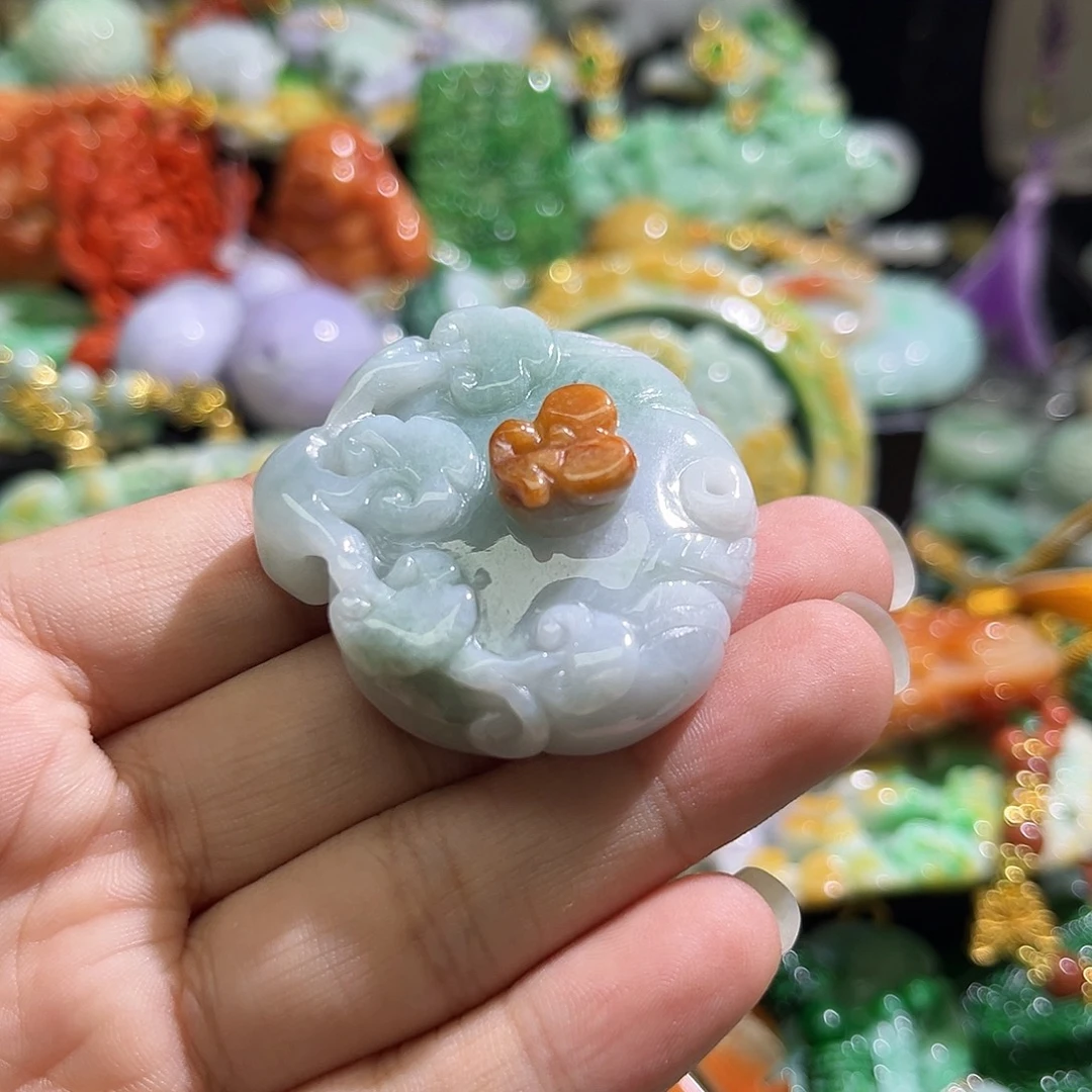 翡翠未镶嵌颈饰待编织