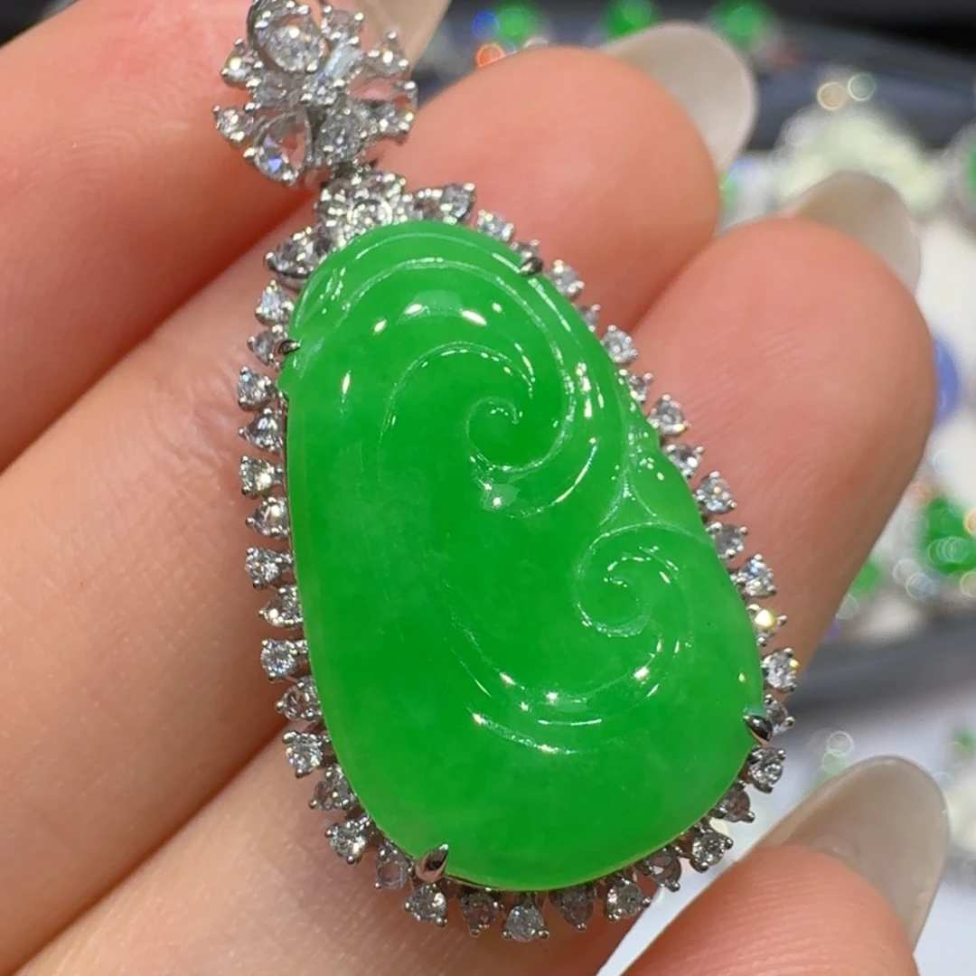 翡翠18K金镶嵌颈饰收到货48小时鉴赏期