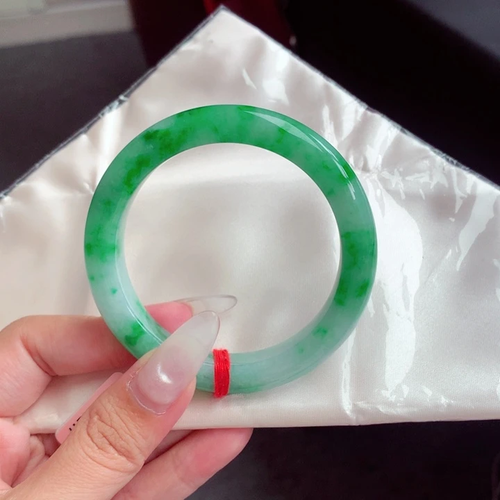 翡翠未镶嵌手镯翡翠