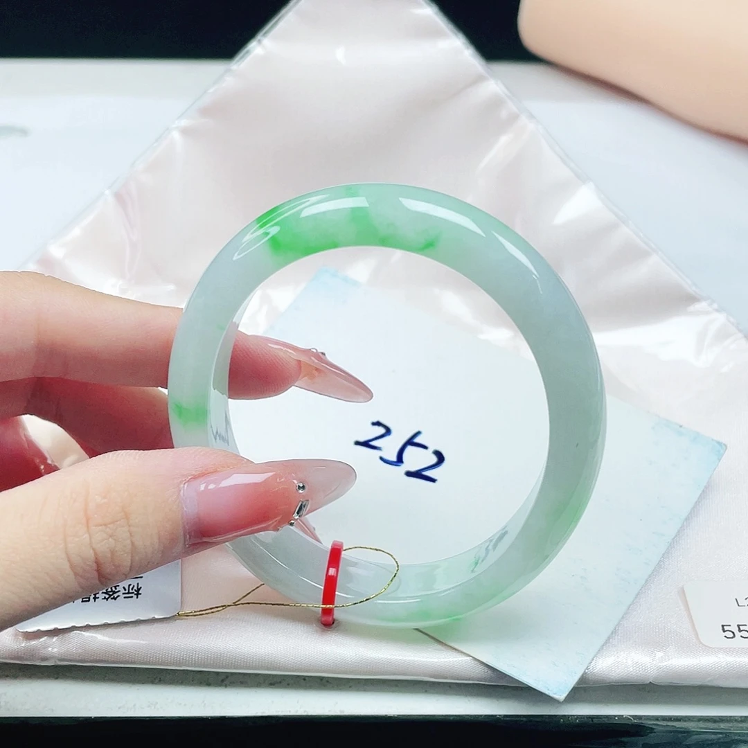 未镶嵌手镯（贵妃镯）翡翠55