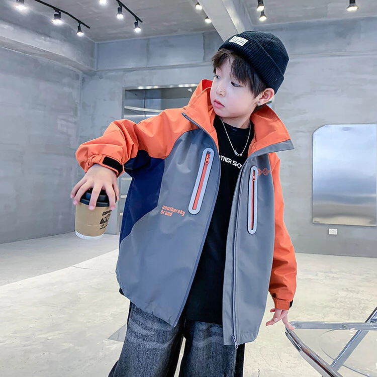 男童春季冲锋衣2024春秋新款儿童拼接连帽外套男孩休闲防风衣上衣