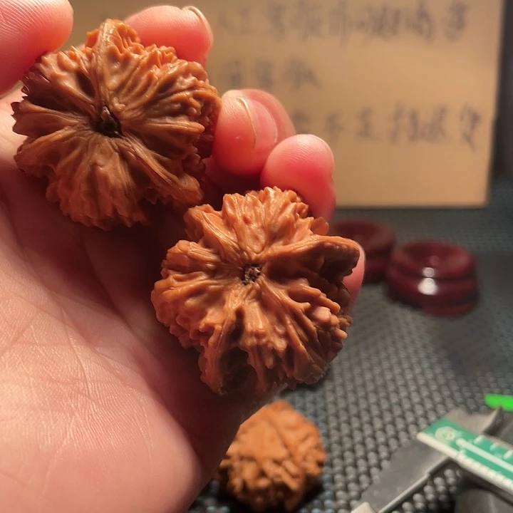 文玩核桃吊坠39mm文山三棱
