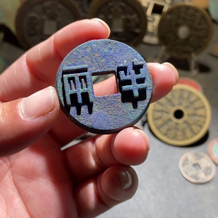 东***红铜现代工艺品仿制品