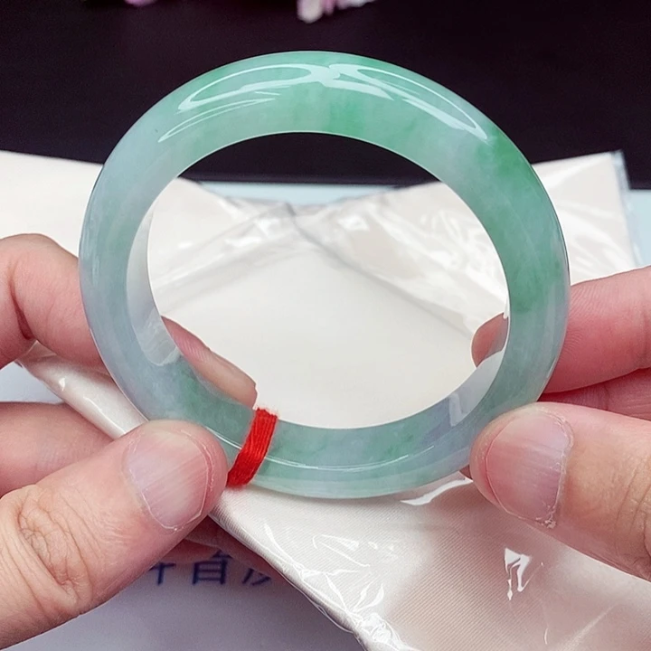 翡翠手镯未镶嵌58圈