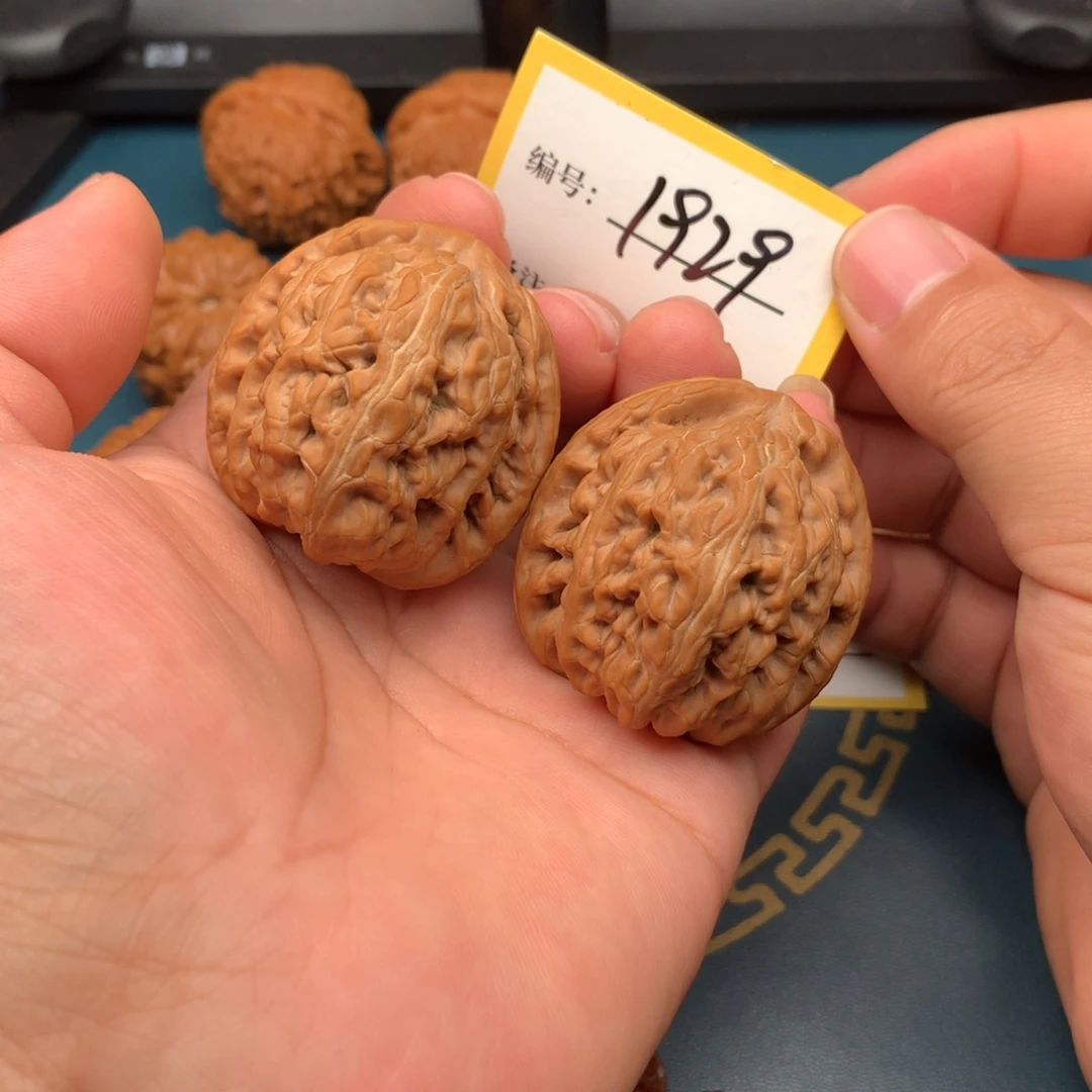 珠***虫文玩核桃把件红锦鲤1929