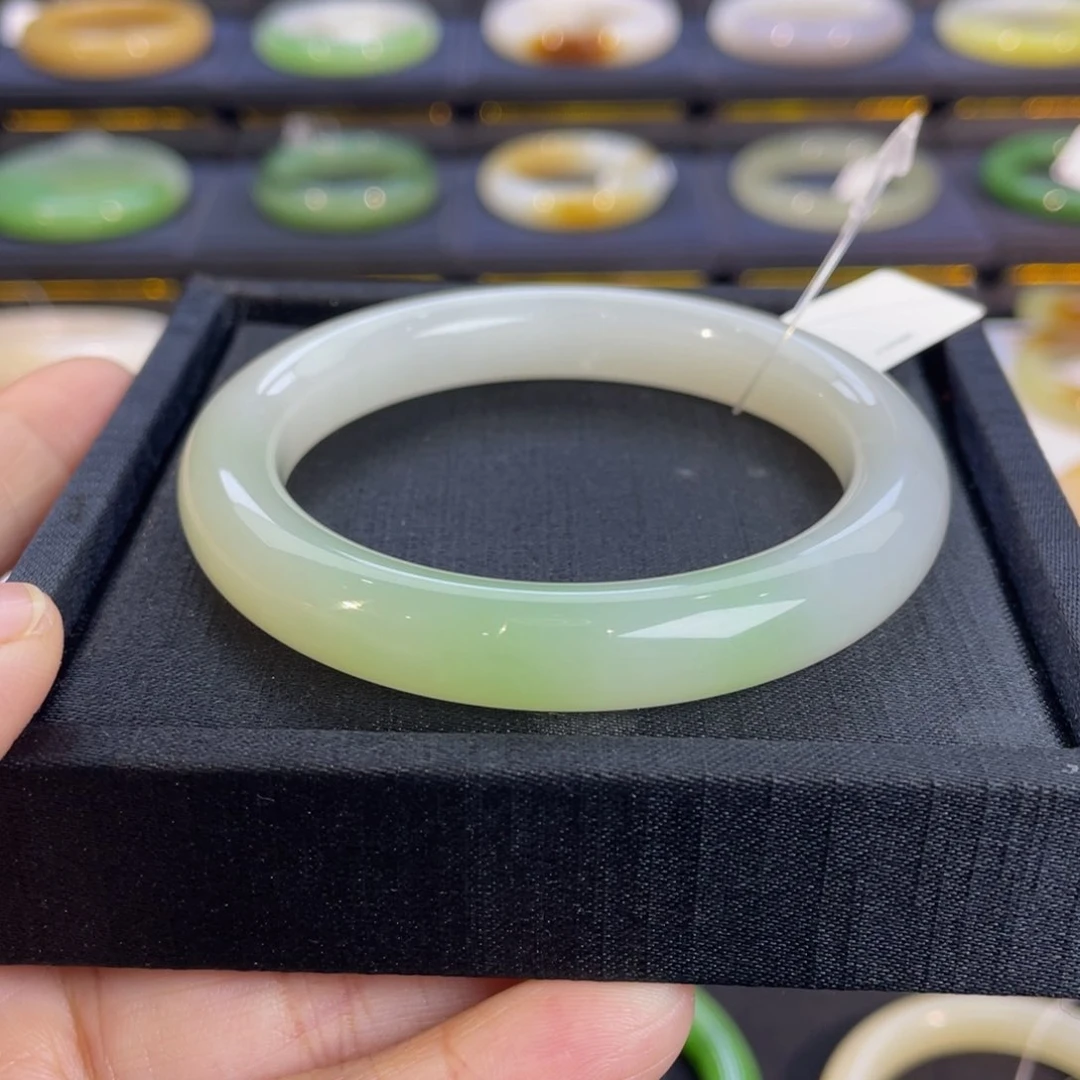 未镶嵌手镯和田玉-白底翠青55