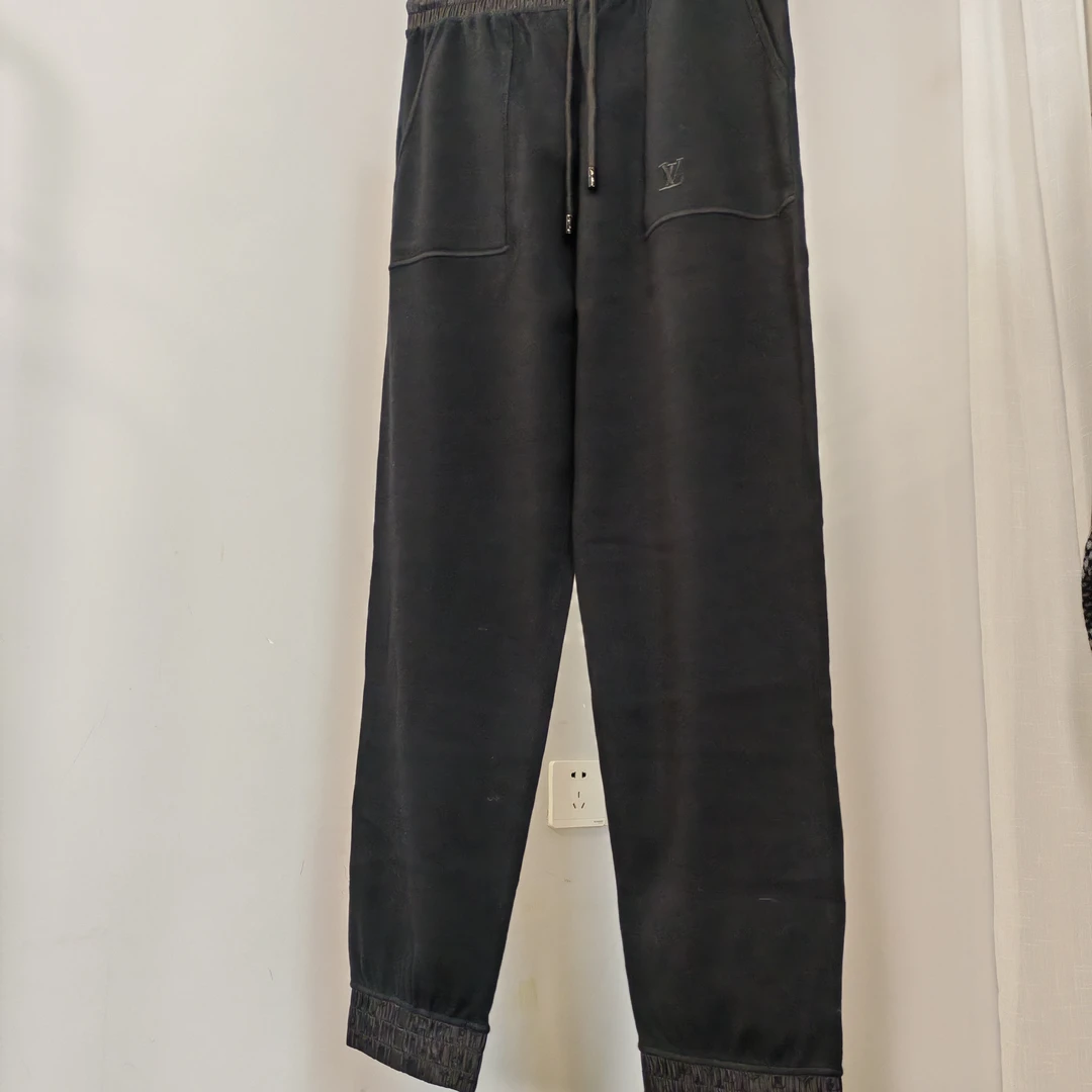 99新 LouisVuitton/路易威登 束脚反光卫裤 031