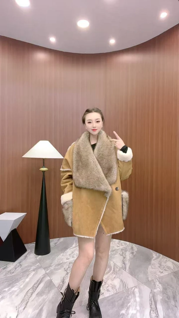 女款气质美拉德风保暖冬季毛领短外套女士女款气质秋冬