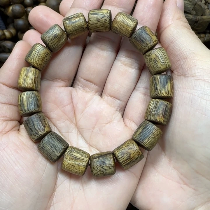 手串沉香乌身多样性发货一条卡11-15克