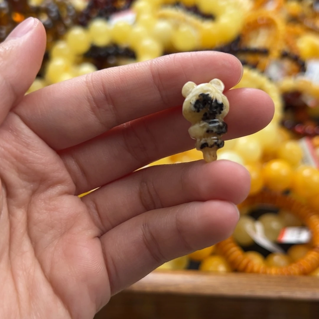 未镶嵌琥珀珠宝奇石