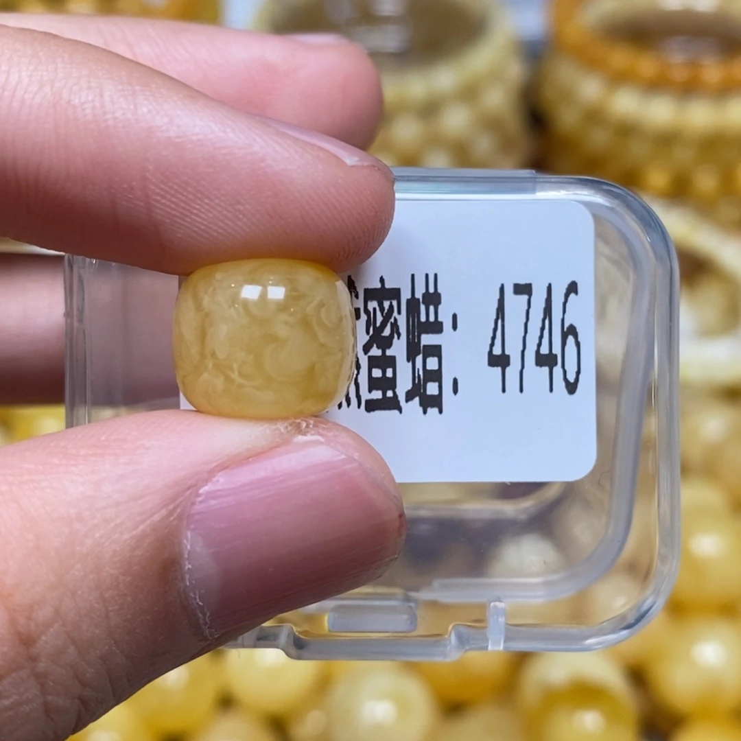 蜜蜡未镶嵌珠宝奇石4746