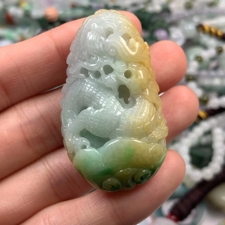 翡翠未镶嵌颈饰翡翠