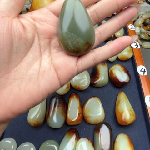 和田玉颈饰未镶嵌陈*森