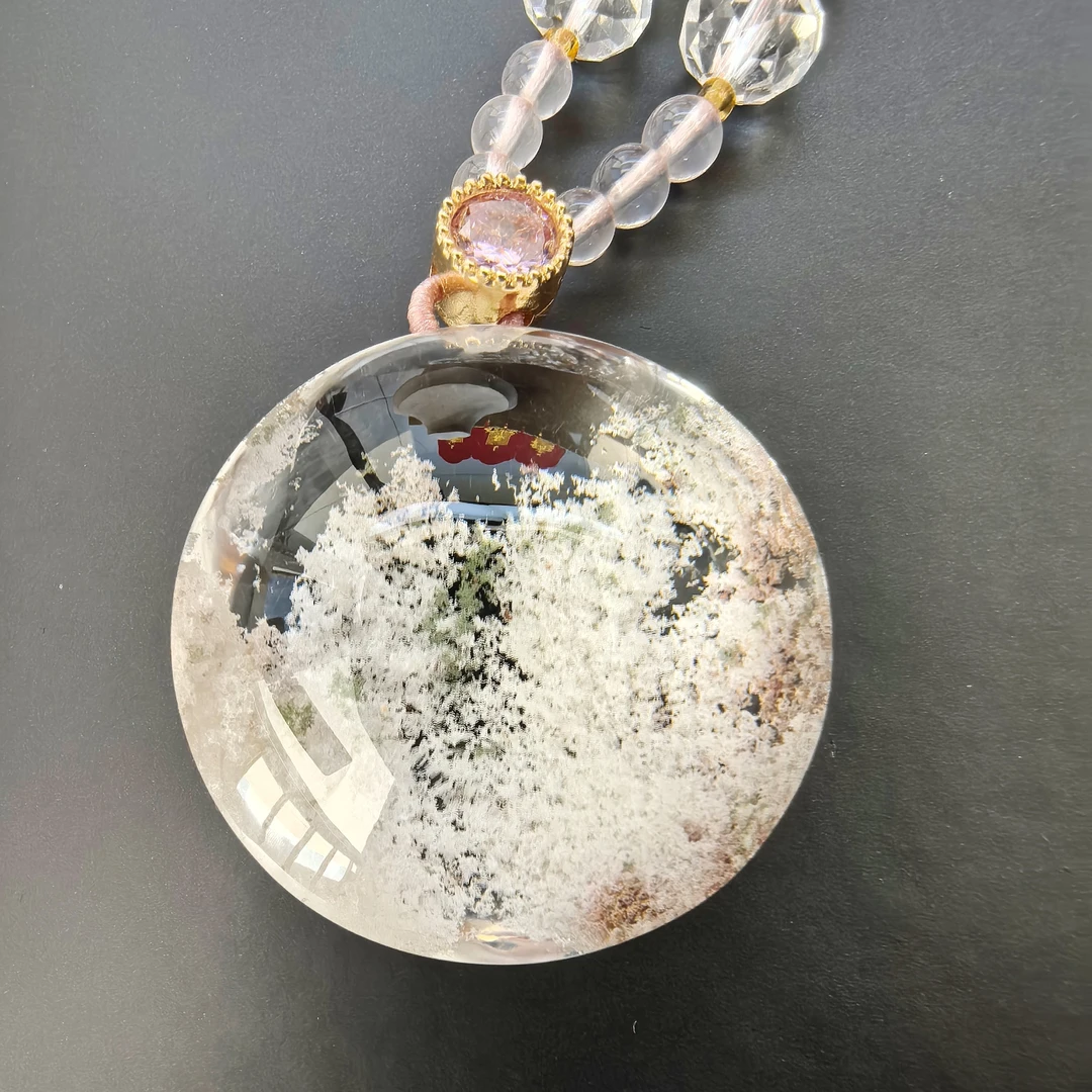 天然水晶白幽灵圆牌 喜欢联系客服 （以收到实物为准）