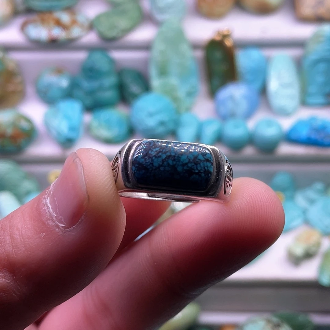 绿松石未镶嵌颈饰