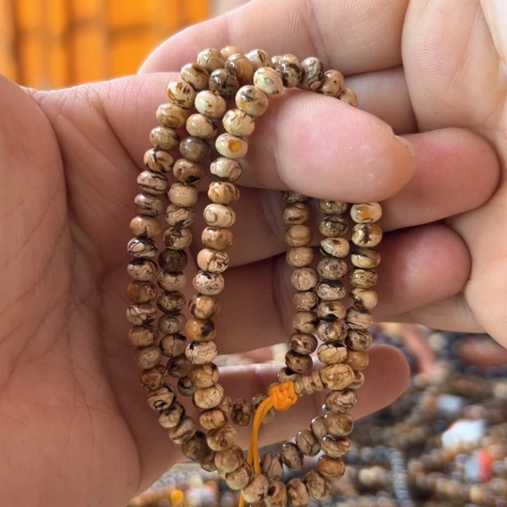 未镶嵌琥珀裸石抚顺555