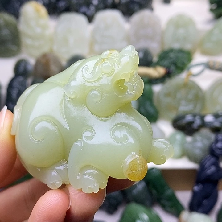 颈饰未镶嵌和田玉珠**发