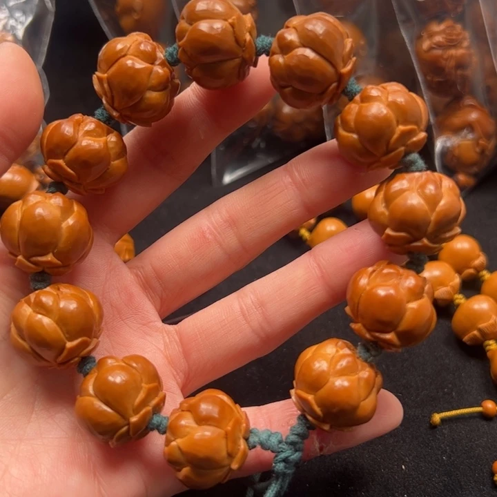 古***白手串橄榄核莲花串