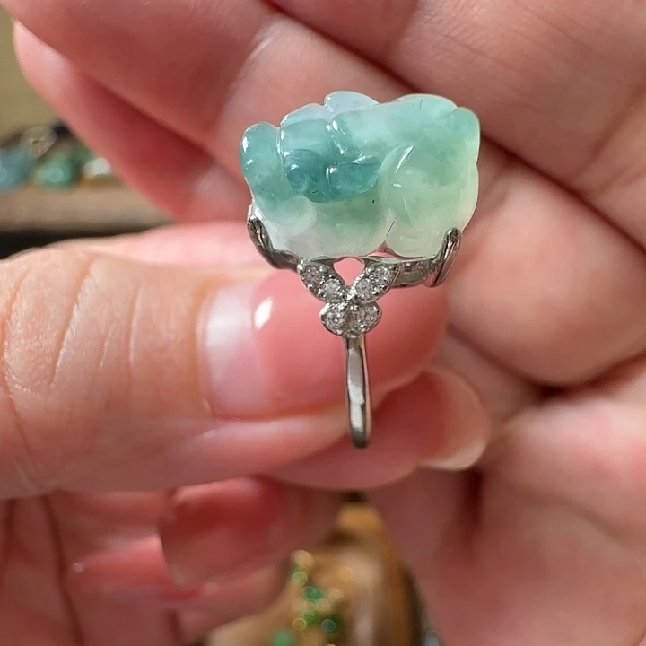 翡翠未镶嵌手镯翡翠99