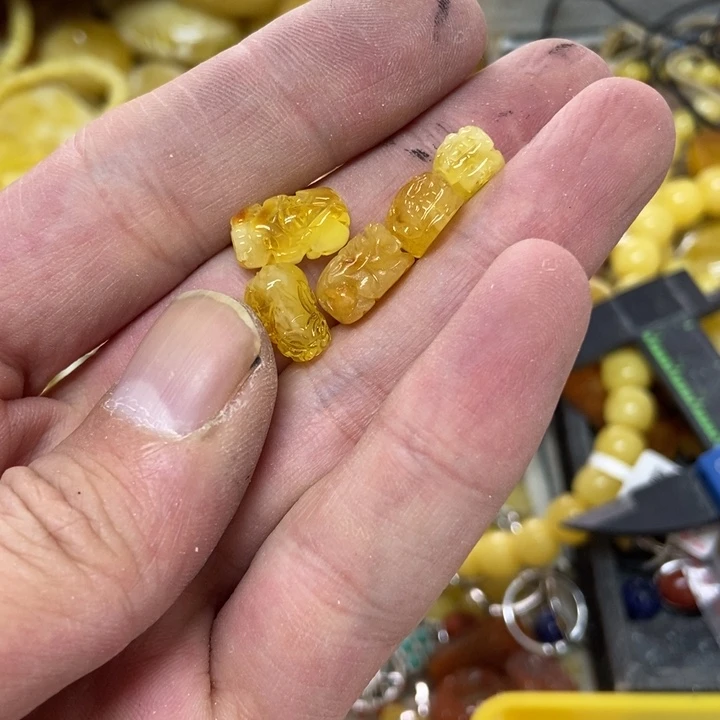 未镶嵌蜜蜡裸石吊坠
