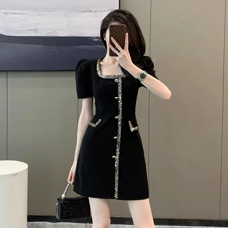 法式小香风黑色方领泡泡袖连衣裙女夏季高端轻奢洋气修身D1755