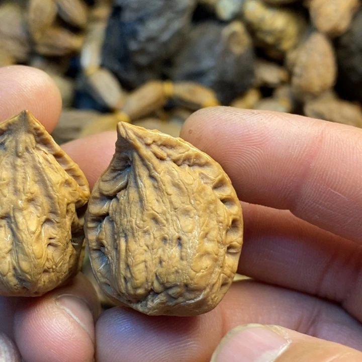 文玩核桃吊坠娜姐86