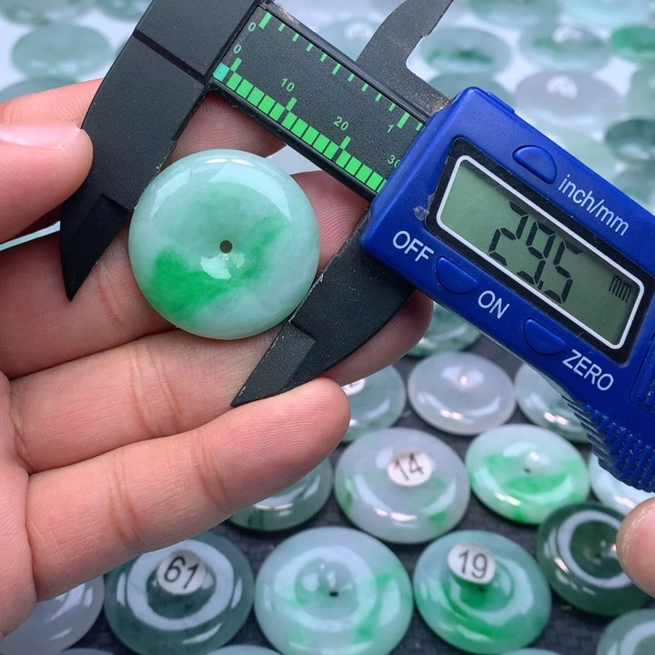 翡翠颈饰未镶嵌缅甸天然A货翡翠