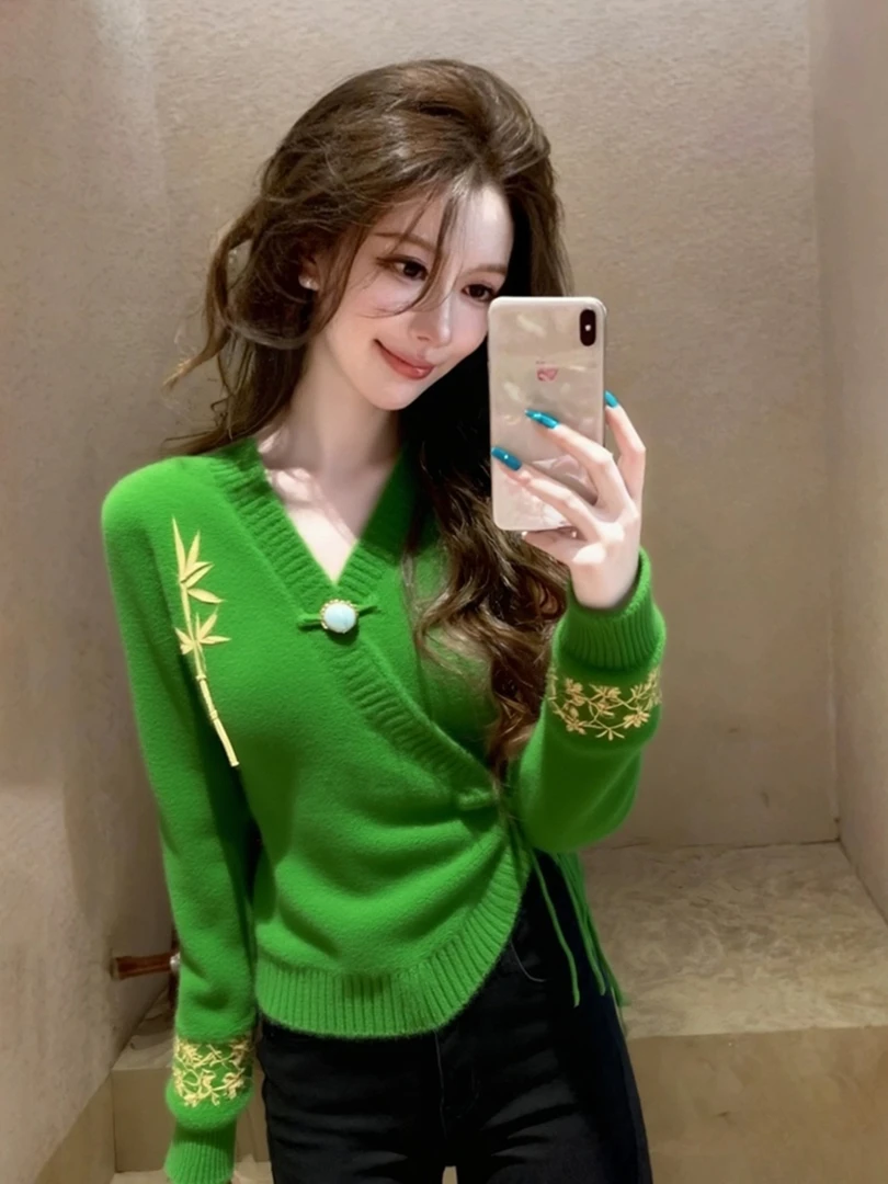 冬季韩里韩气上衣别致独特超好看洋气减龄漂亮高级感绿色针织毛衣