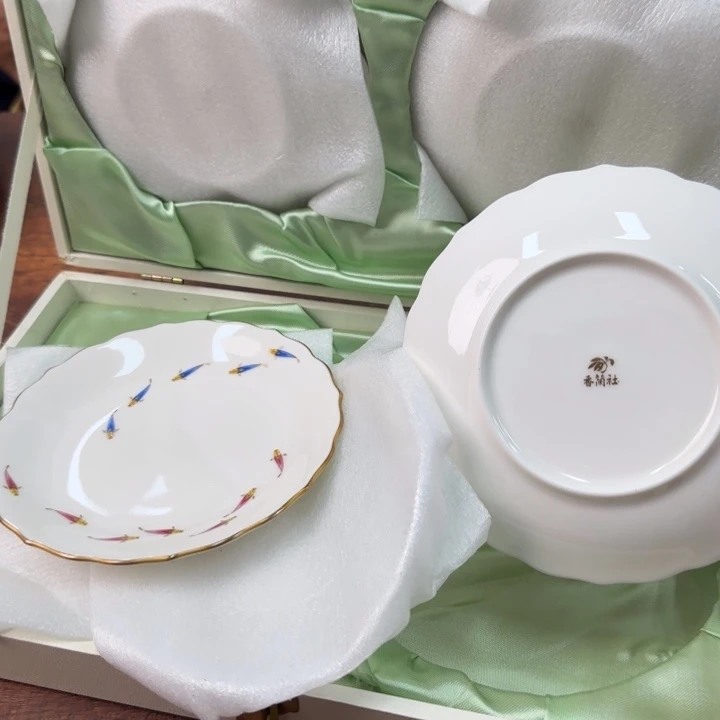 一个陶瓷物件哈哈哈家