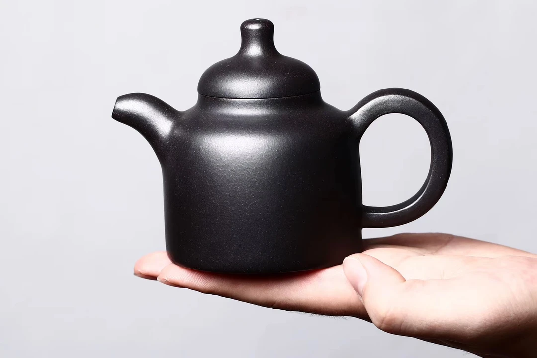 石黄泥料。乳鼎壶