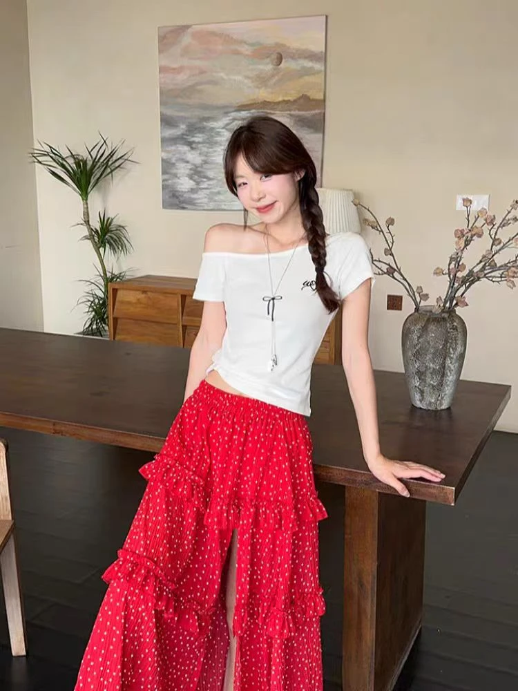 [春歌]2025新款白色短袖T恤红色波点半裙两件套开叉洋气设计感女
