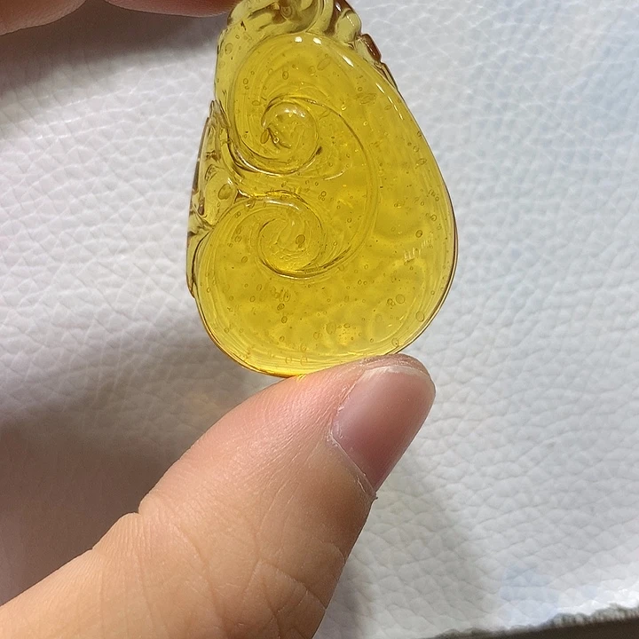 琥珀颈饰未镶嵌花珀如意