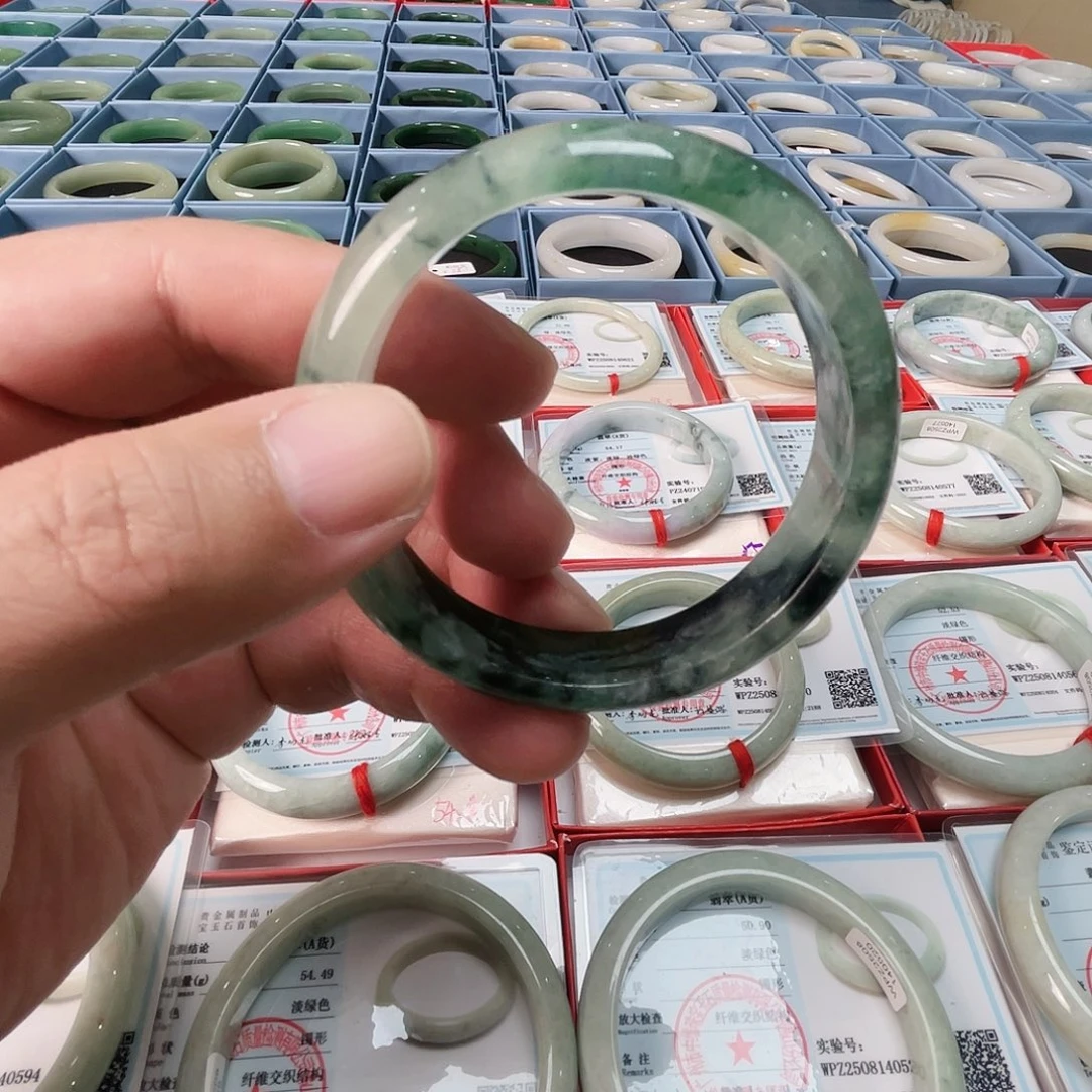 翡翠未镶嵌手镯福利