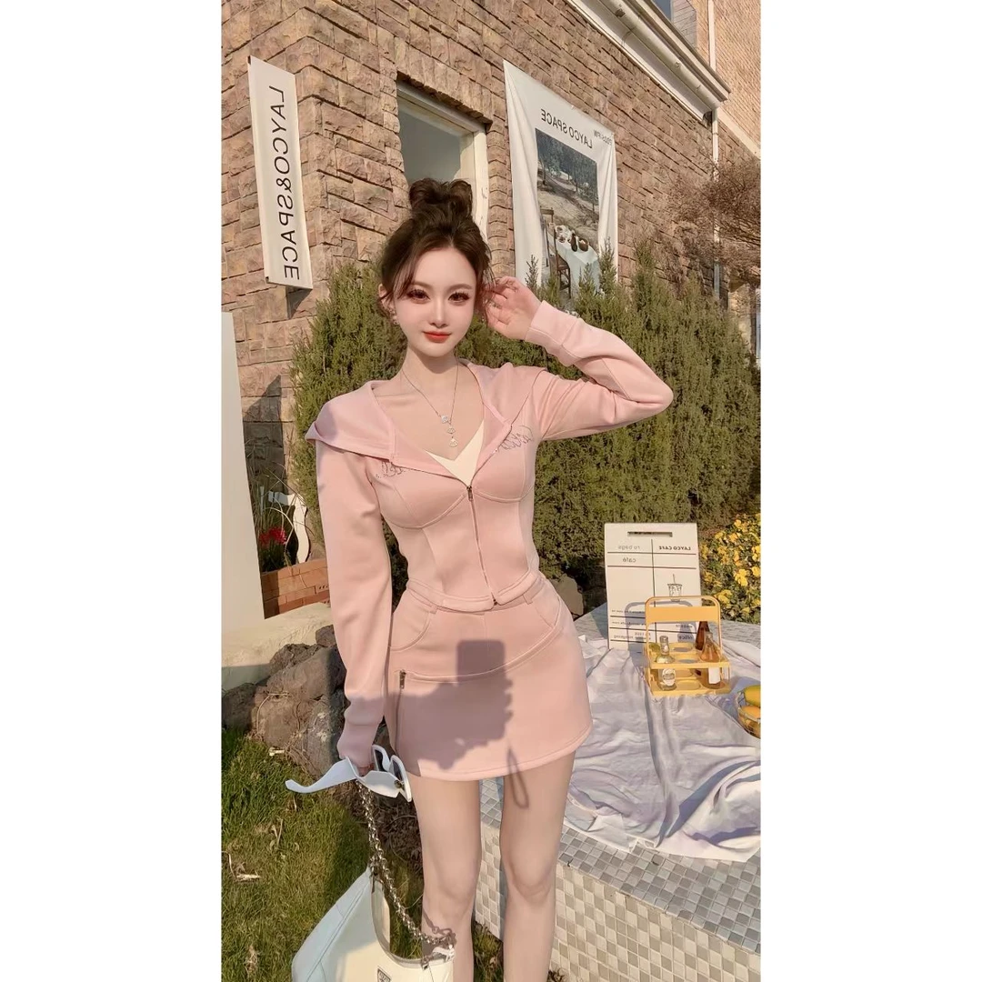 睿夕【显瘦小蛮腰】韩版休闲减龄修身连帽短外套半身裤裙两件套