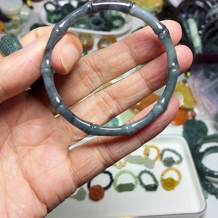 翡翠未镶嵌手镯56mm+