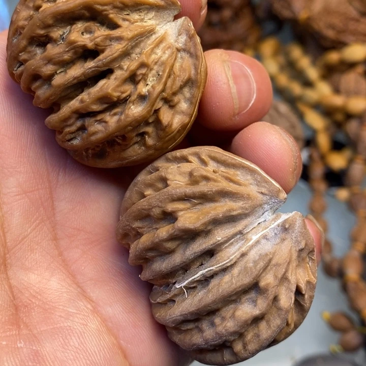 文玩核桃吊坠哦姐65