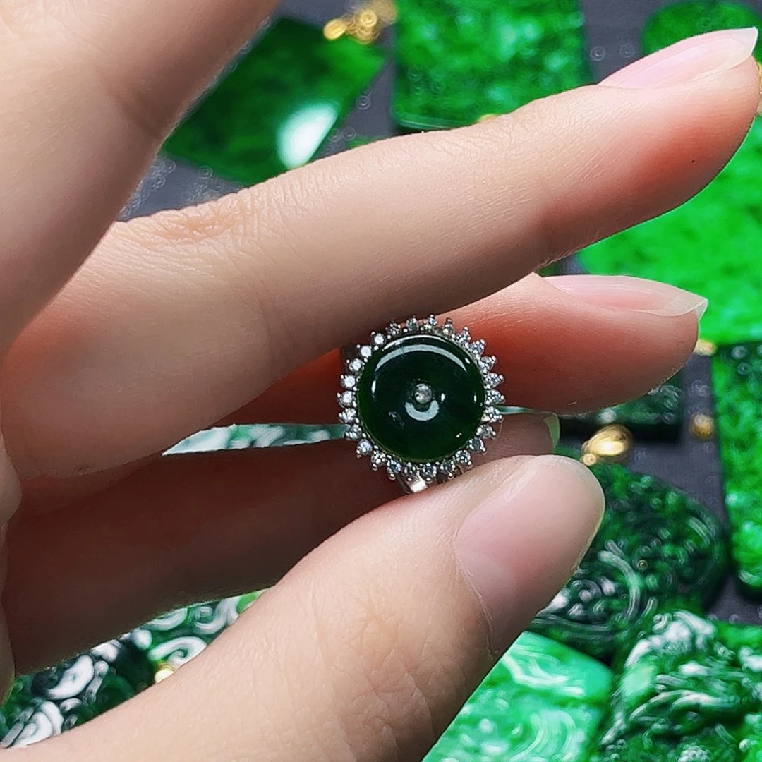 颈饰未镶嵌翡翠多样性