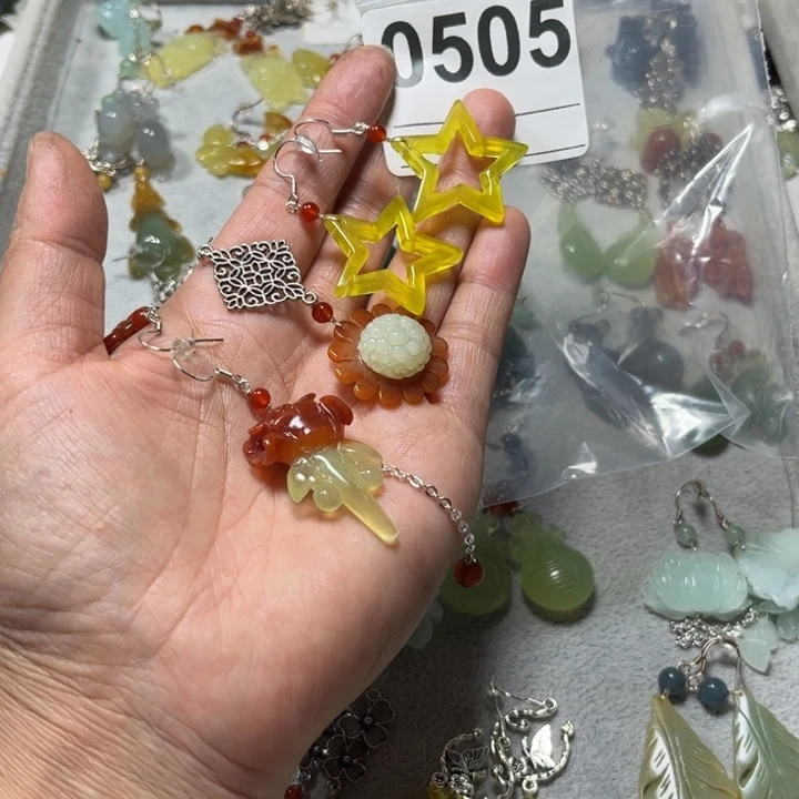 *****蛇纹石玉未镶嵌耳饰