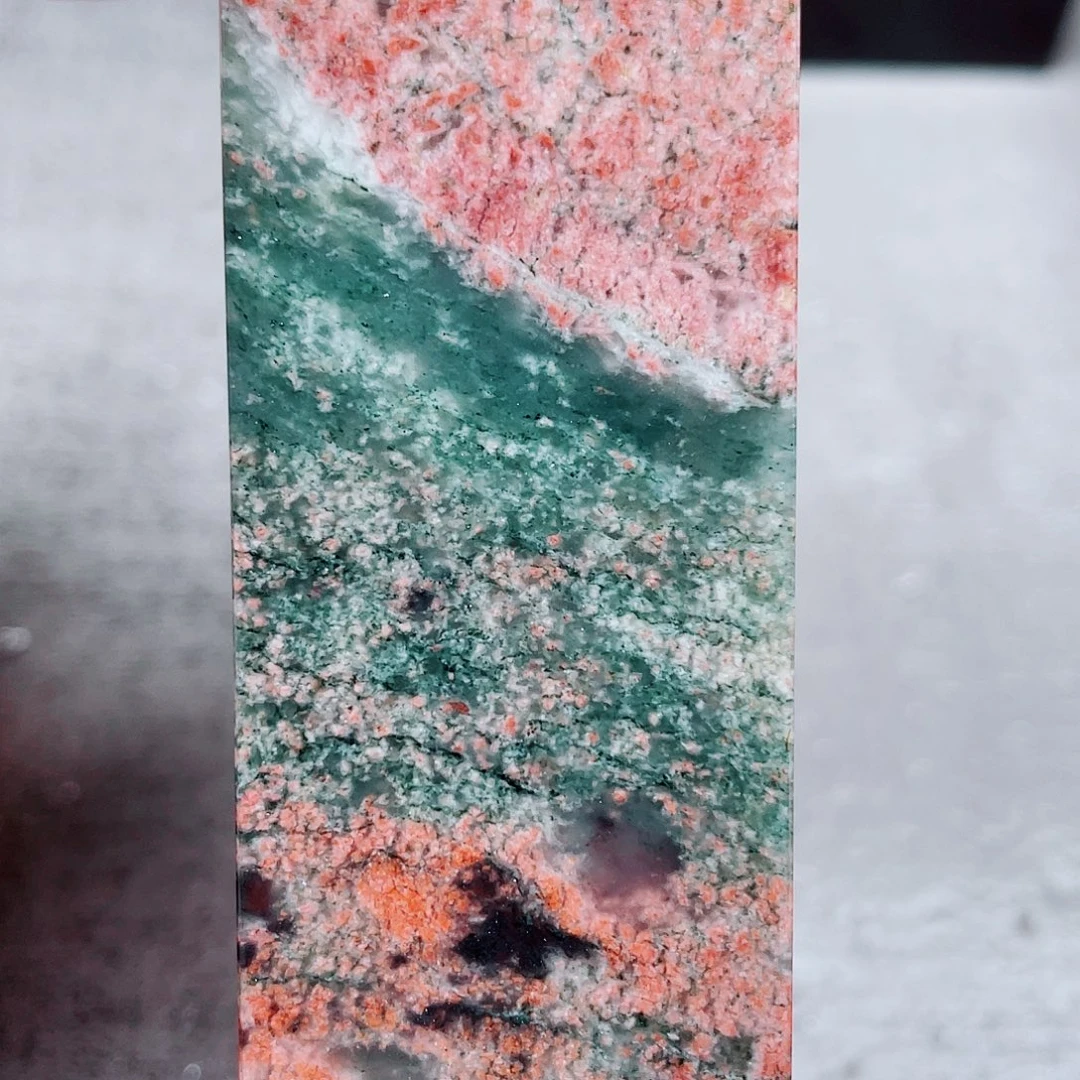 玉桂林鸡血玉印章镇尺